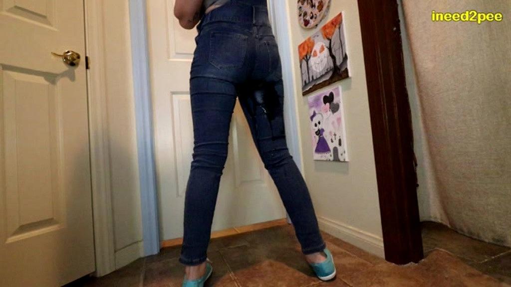 Blake Jones' Embarrassing Solo Pissing Mishap