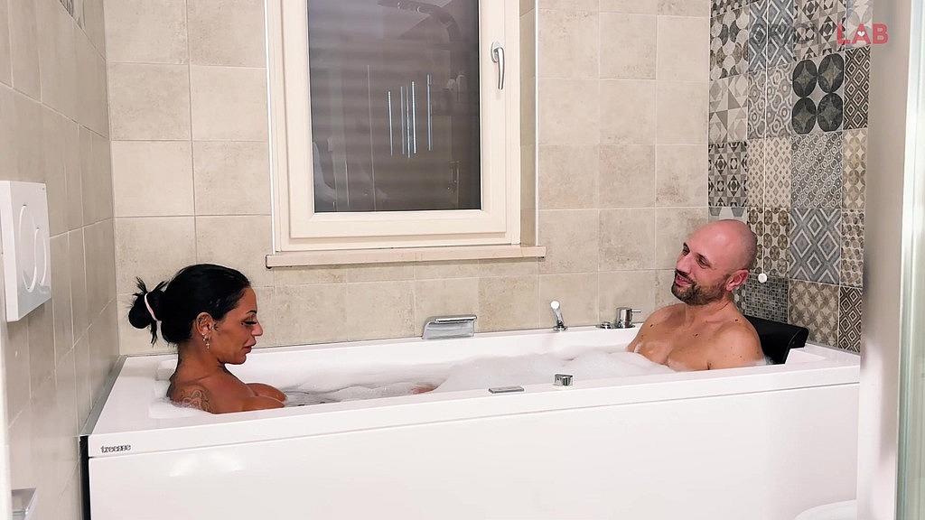 Capitano Eric, Rocco Maltesi & Margot: Double Penetration Bathroom Toast (HD) - Rough Anal, Ass Licking & Cum Swallowing