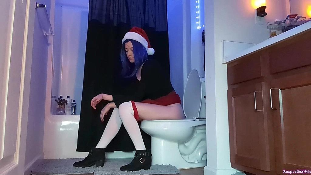 Sage Eldritch's Christmas Cosplay Vids: Peeing in Fishnets & Showing Butt Crack (HD)