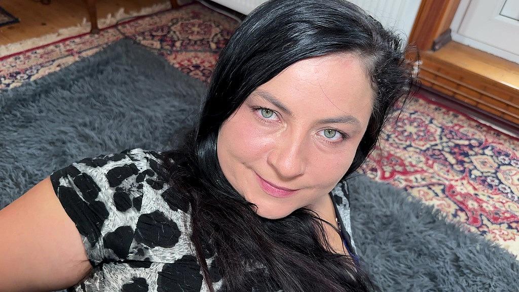 Curvy MILF: Anal and Pussy Licking in HD