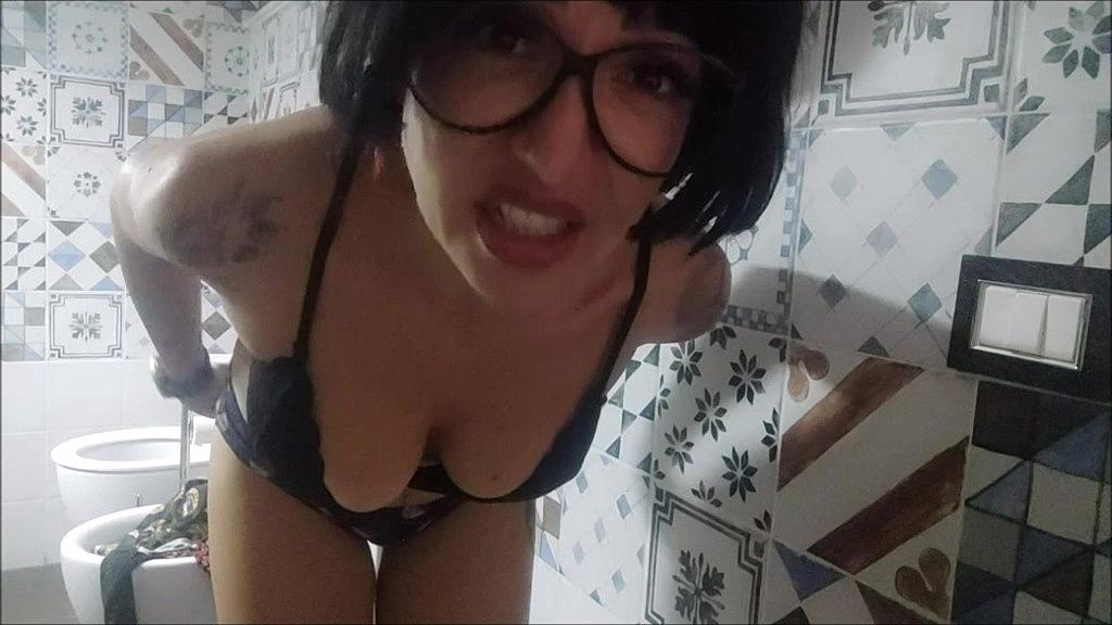 HD Close-ups: Beautiful Face, Big Boobs, & Anal in Amateur Step Family Fetish Video