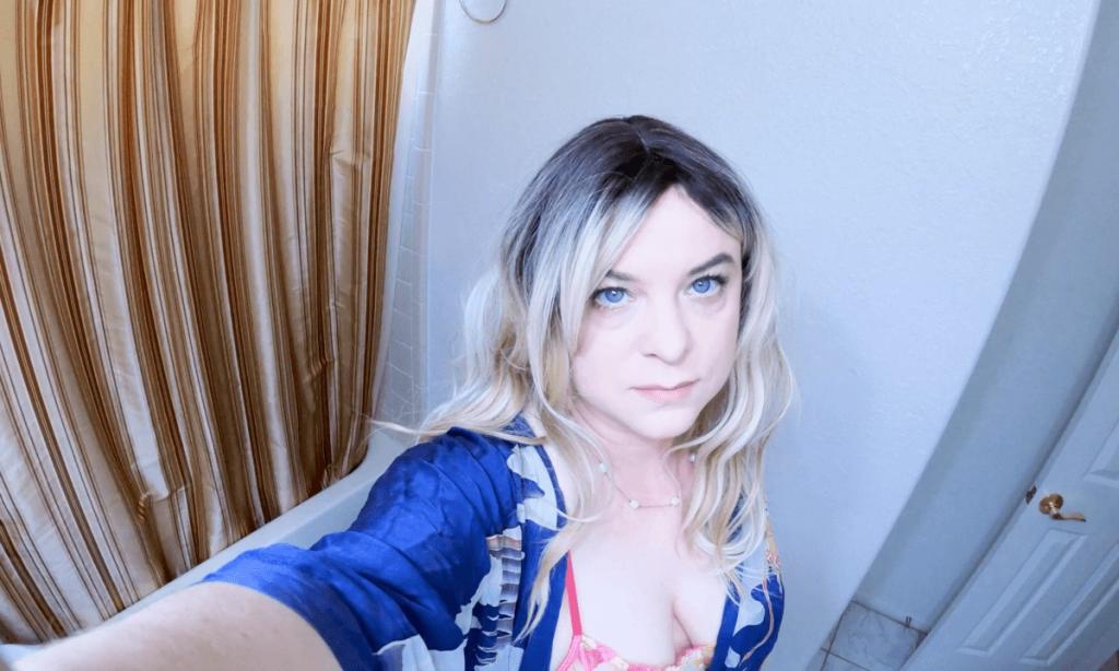 Erin Electra & Matthias Christ in Stepmom Sex Scene - Doggy Style, Cowgirl, Creampie (4K, 60 FPS)