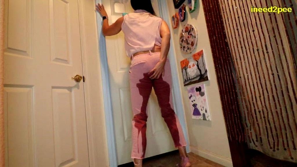 Jazmine Cruz's Messy Bathroom Accident: Solo Asian Pissing Fetish