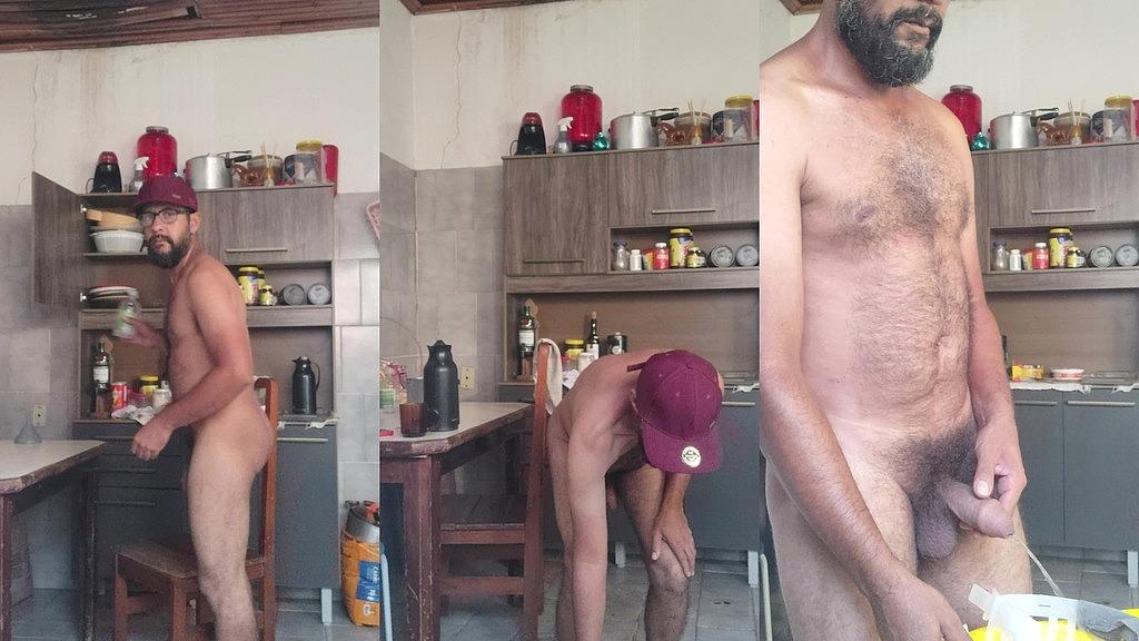 Bearded Solo: Pissing Amateurs - HD