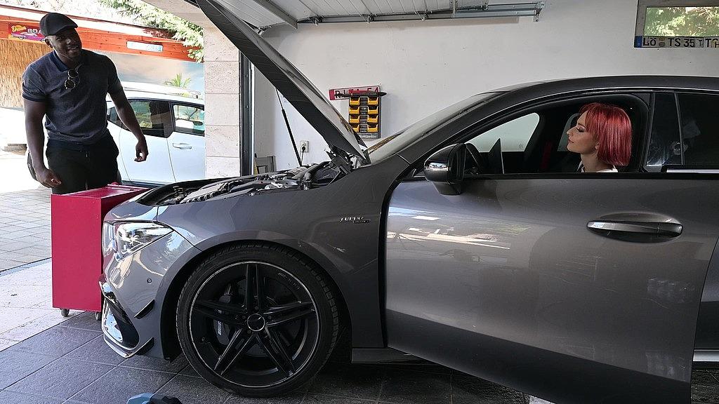 Dolly Dyson & Mannie Coco's Sucking, Fucking & Squirting Session