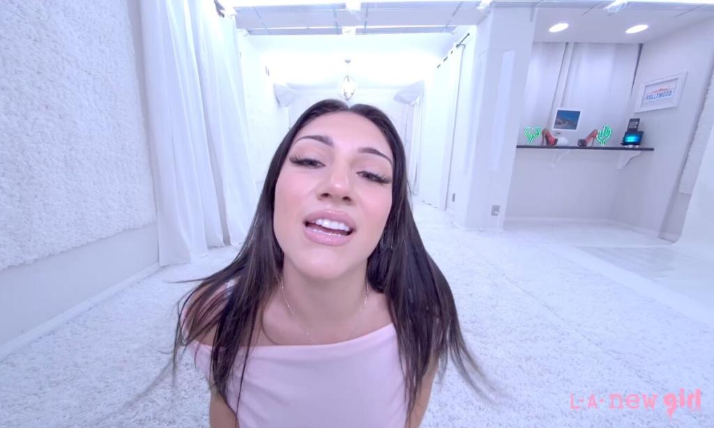 Alice Rebel's Brunette Brunnette 4K Solo Fingering Performance