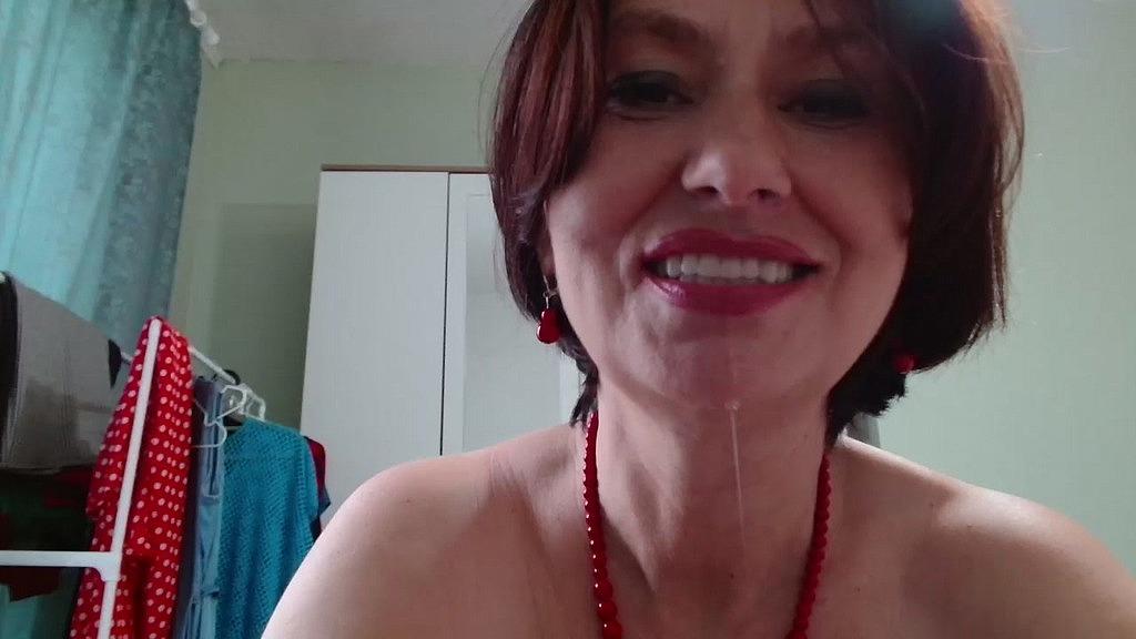 Angela Milf's Solo Pissing Session - HD