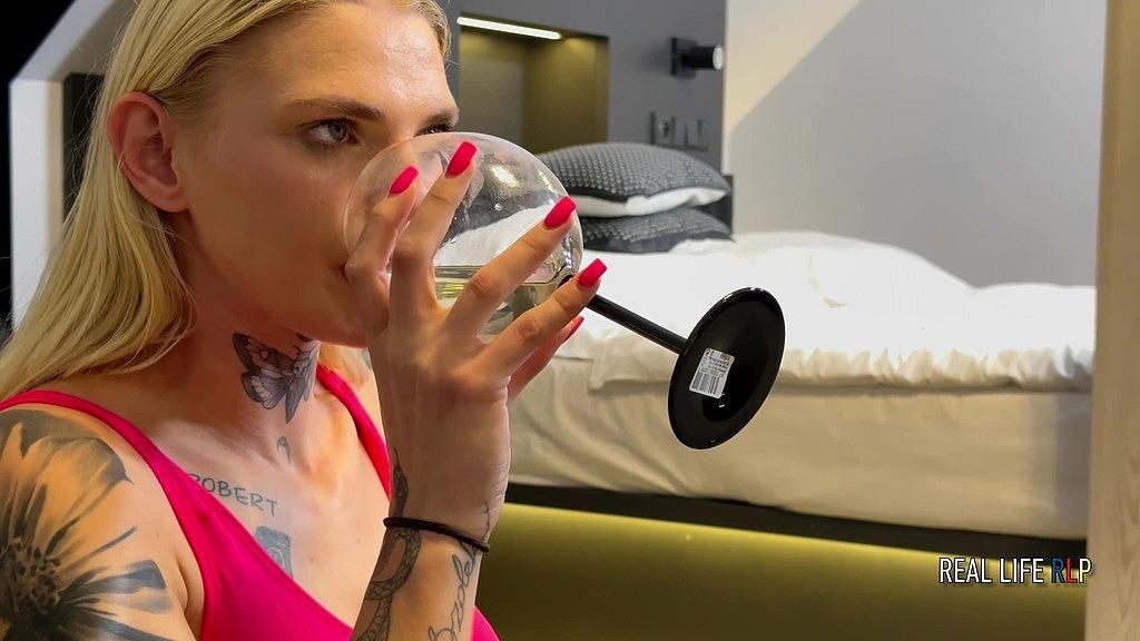Blonde Newbies: First-Time Piss Drinking in HD