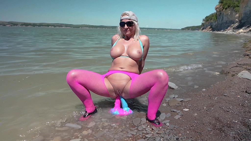 Sam Zee's Anal Fisting Solo Session with Huge Toys