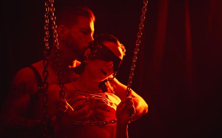 Eve Sweet & Mike Hilton: A Bondage Encounter (26mins)