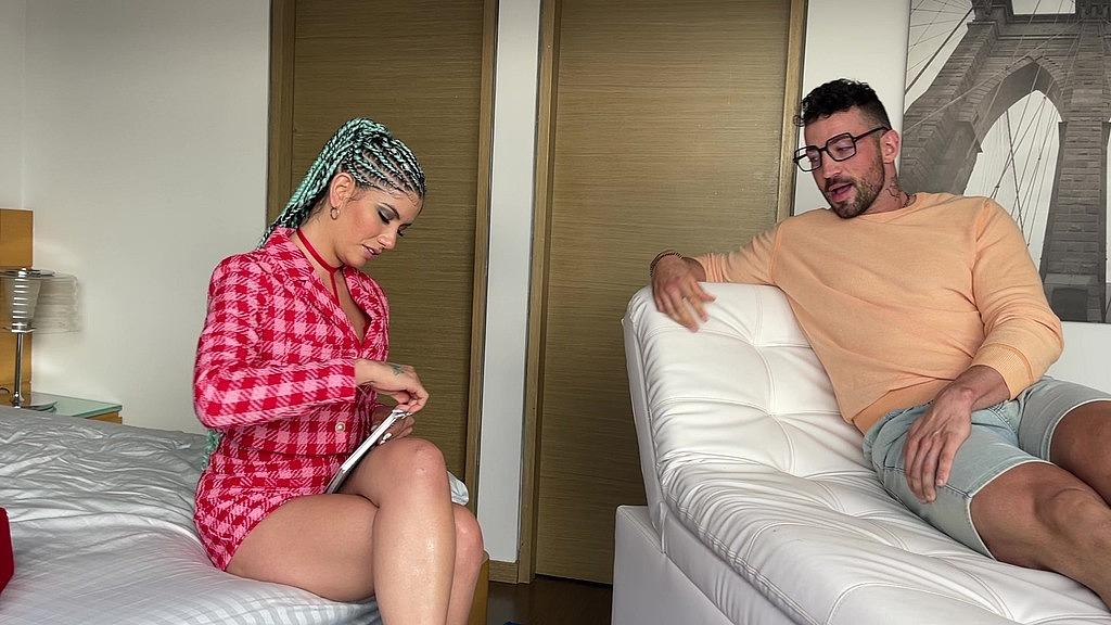 Yenifer CHP & Maximo Garcia: HD Hardcore Anal Squirting Scene