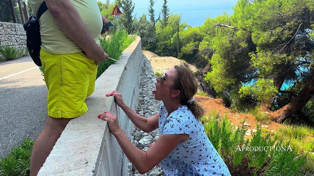 Marina Gold, Julia North, Bonieboy - Squirting and Pissing Outdoors (HD)