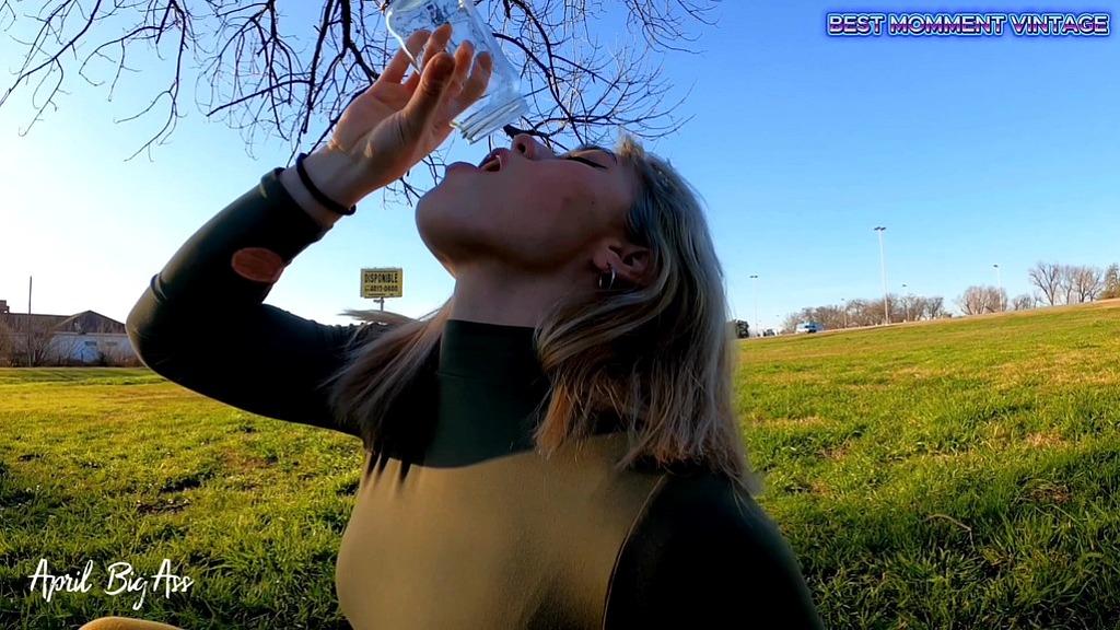 Addicted to Public Pee Drinking: HD Deep Throat Compilation
