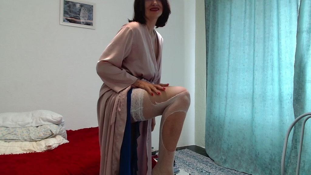Angela Milf's Solo Anal Performance in HD
